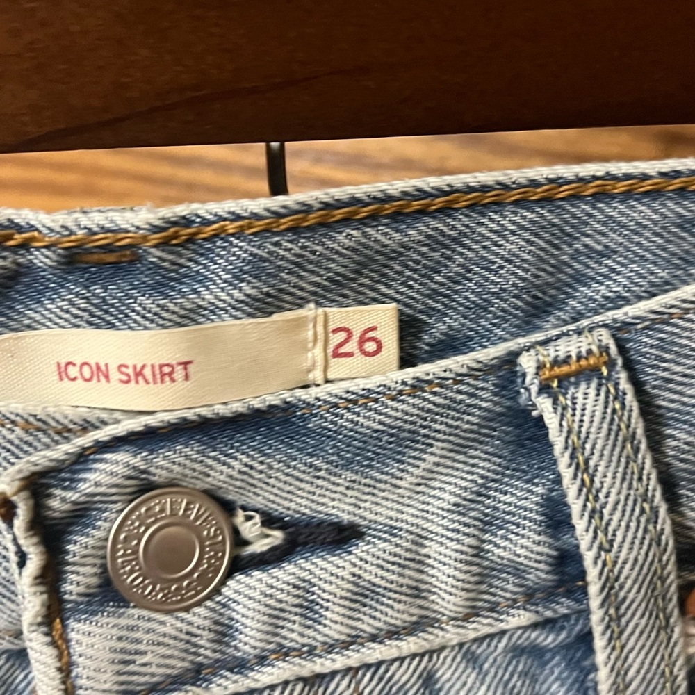 Levi's Classic Blue Denim Mini Skirt - Picture 3 of 4